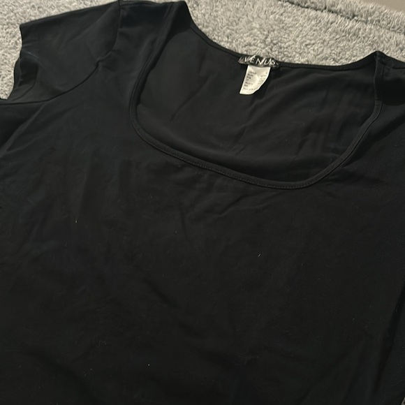 Venus Black T-Shirt - Picture 2 of 5